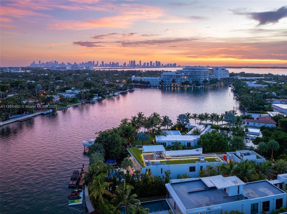 For Sale: $14,800,000 (5 beds, 7 baths, 5406 Square Feet)