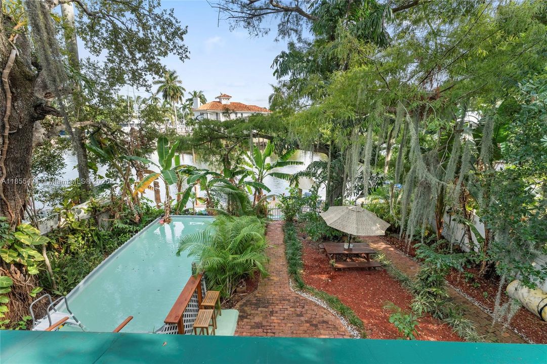 For Rent: $8,900 (3 beds, 3 baths, 3128 Square Feet)