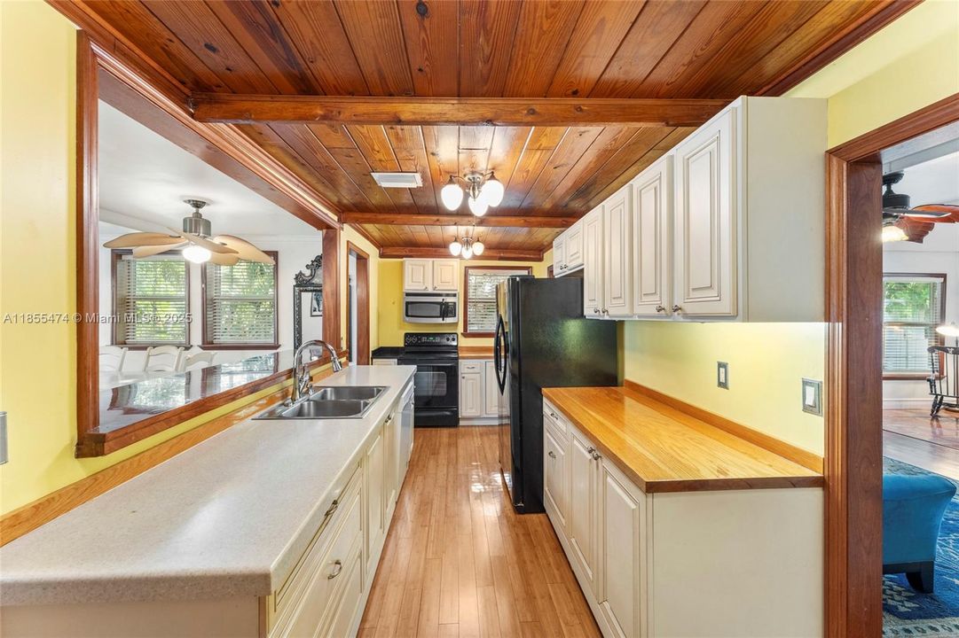 For Rent: $8,900 (3 beds, 3 baths, 3128 Square Feet)