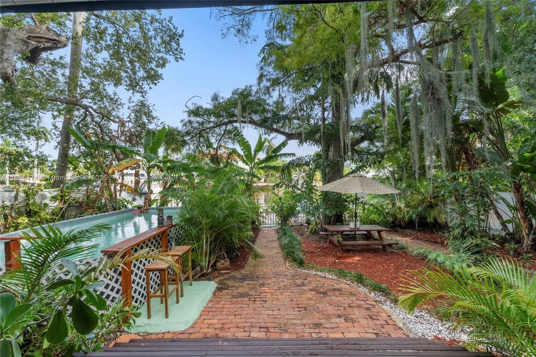 For Rent: $8,900 (3 beds, 3 baths, 3128 Square Feet)