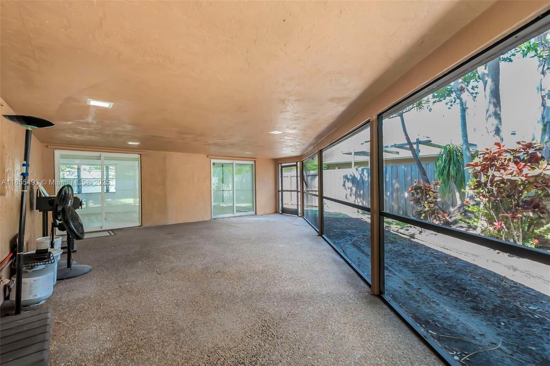 Recently Rented: $3,900 (3 beds, 2 baths, 1938 Square Feet)