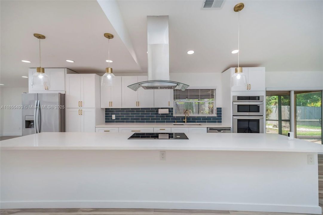 Recently Rented: $3,900 (3 beds, 2 baths, 1938 Square Feet)