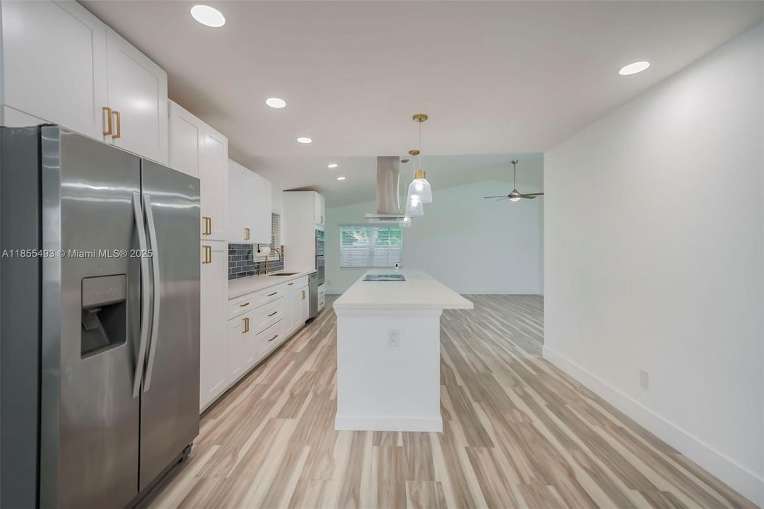 Recently Rented: $3,900 (3 beds, 2 baths, 1938 Square Feet)