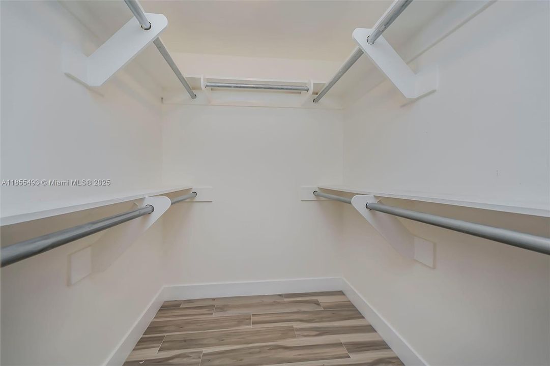 Recently Rented: $3,900 (3 beds, 2 baths, 1938 Square Feet)