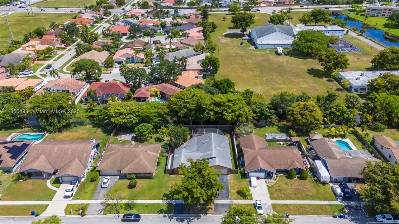 Recently Rented: $3,900 (3 beds, 2 baths, 1938 Square Feet)