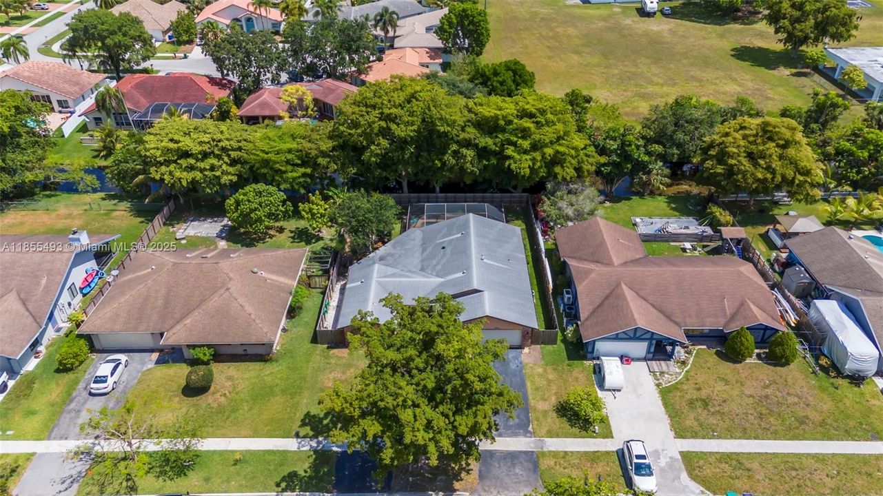 Recently Rented: $3,900 (3 beds, 2 baths, 1938 Square Feet)