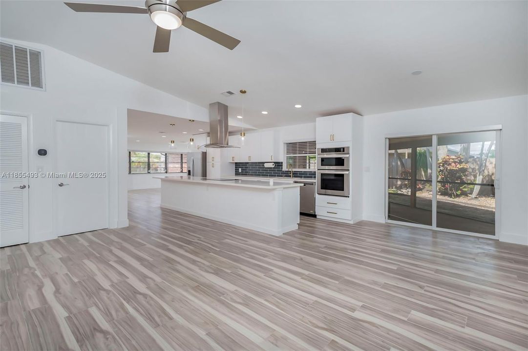 Recently Rented: $3,900 (3 beds, 2 baths, 1938 Square Feet)