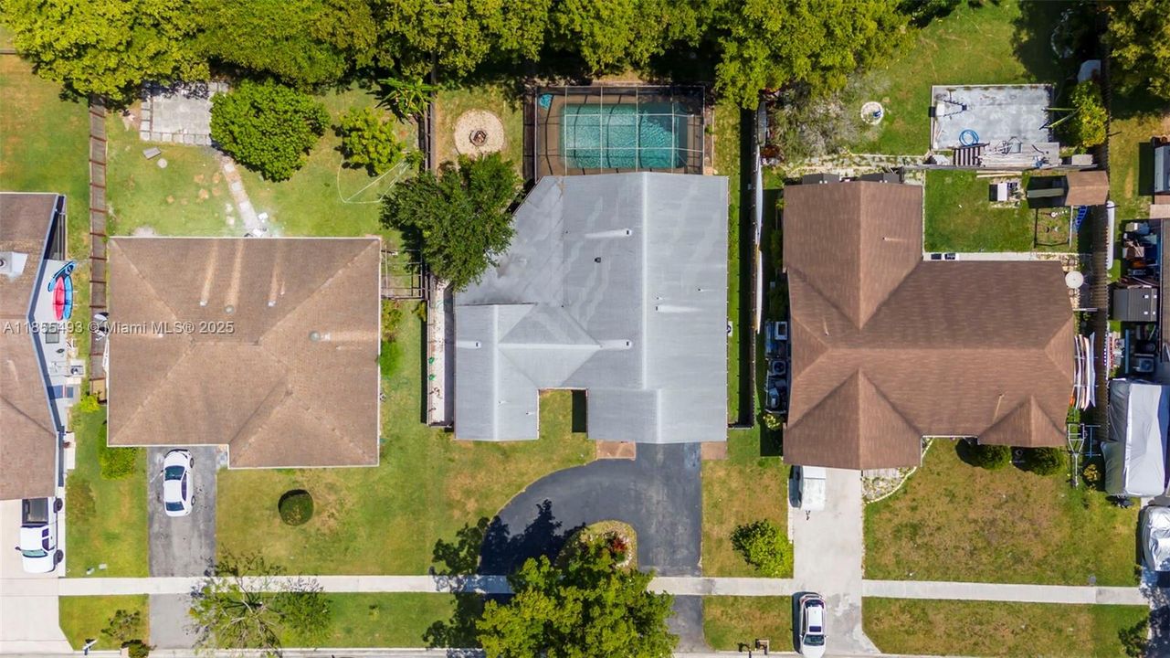 Recently Rented: $3,900 (3 beds, 2 baths, 1938 Square Feet)