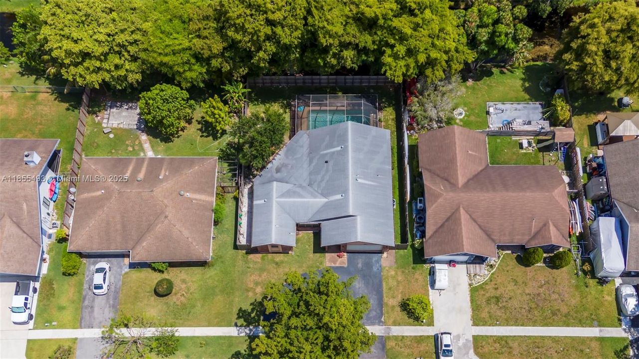 Recently Rented: $3,900 (3 beds, 2 baths, 1938 Square Feet)