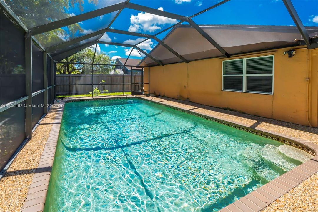 Recently Rented: $3,900 (3 beds, 2 baths, 1938 Square Feet)