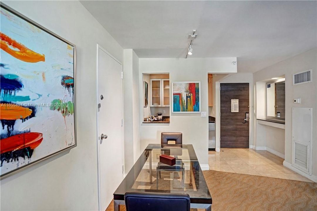 For Sale: $165,000 (1 beds, 1 baths, 548 Square Feet)