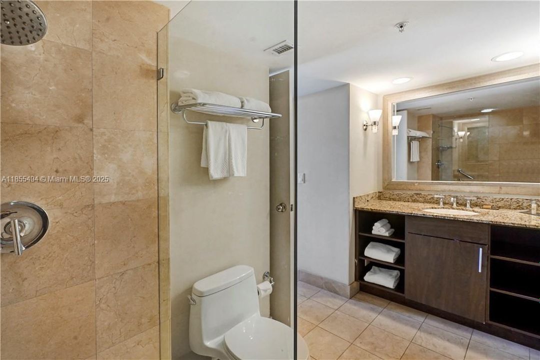 For Sale: $165,000 (1 beds, 1 baths, 548 Square Feet)