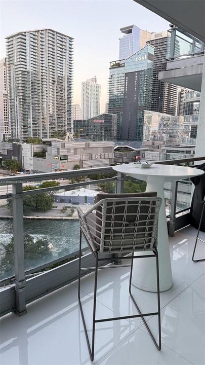 For Sale: $720,000 (2 beds, 2 baths, 1118 Square Feet)