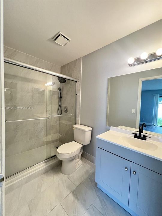 Active With Contract: $2,400 (2 beds, 2 baths, 1068 Square Feet)