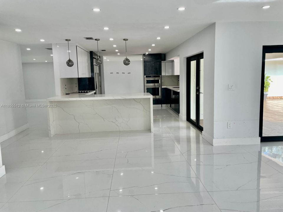 В аренду: $9,750 (5 спален, 3 ванн, 4000 Квадратных фут)