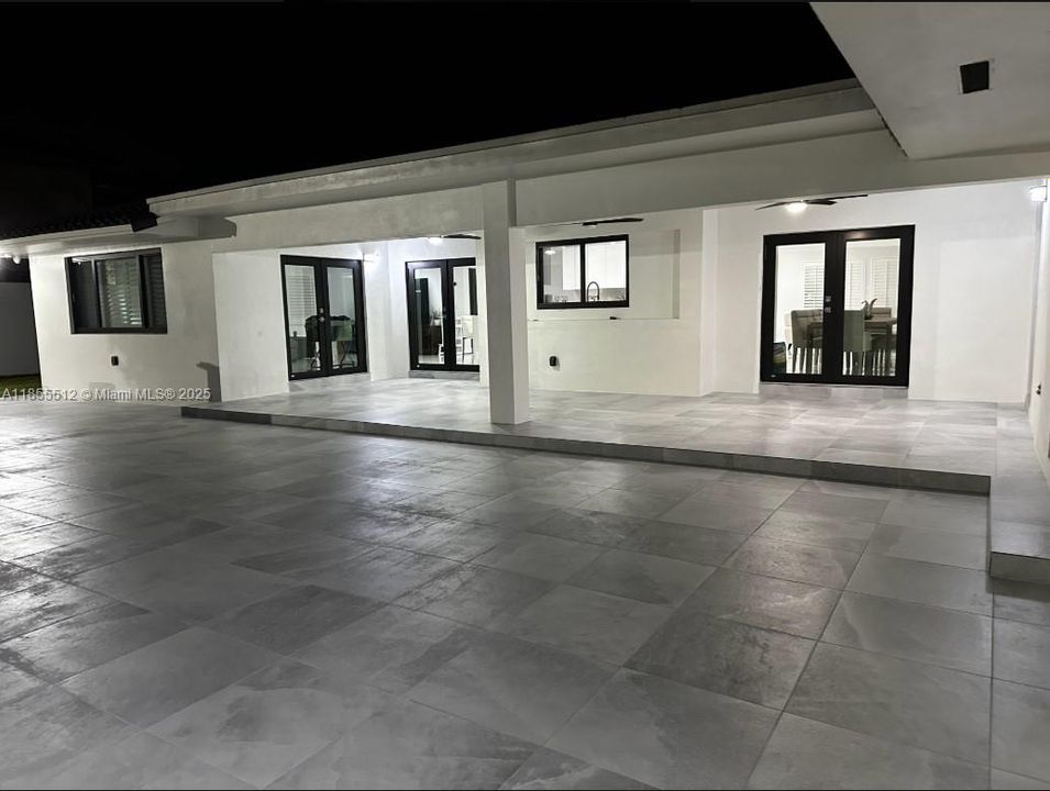 В аренду: $9,750 (5 спален, 3 ванн, 4000 Квадратных фут)