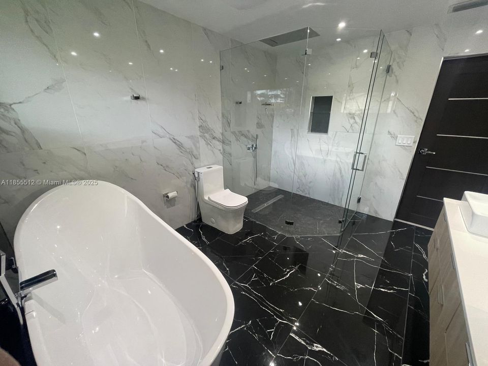 В аренду: $9,750 (5 спален, 3 ванн, 4000 Квадратных фут)