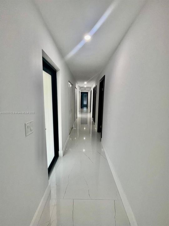 В аренду: $9,750 (5 спален, 3 ванн, 4000 Квадратных фут)