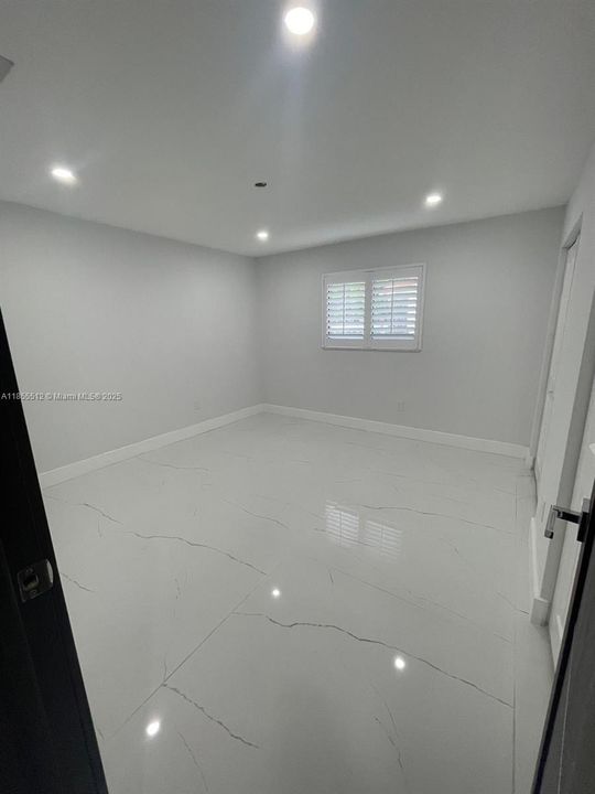 В аренду: $9,750 (5 спален, 3 ванн, 4000 Квадратных фут)