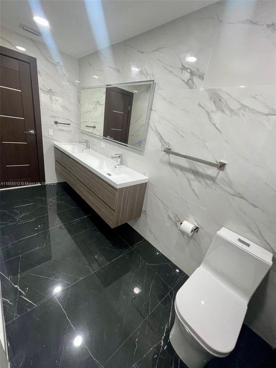 В аренду: $9,750 (5 спален, 3 ванн, 4000 Квадратных фут)