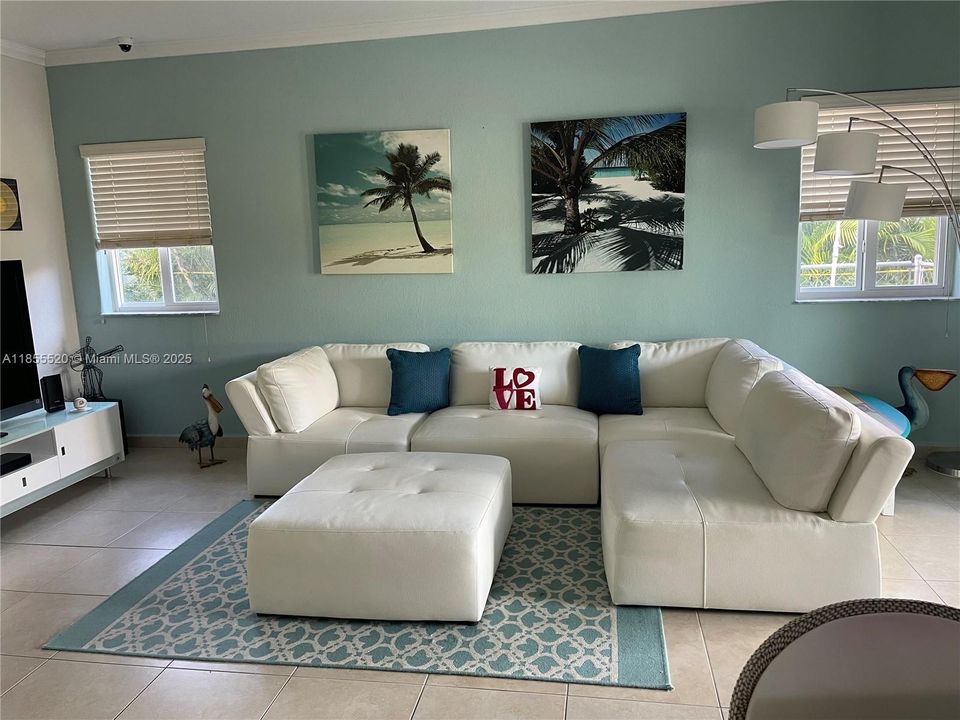 最近租的: $5,000 (4 贝兹, 2 浴室, 2044 平方英尺)