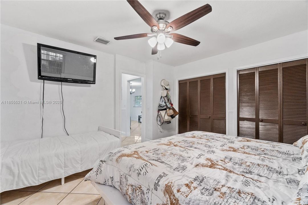 Vendido Recientemente: $580,000 (2 camas, 1 baños, 1183 Pies cuadrados)