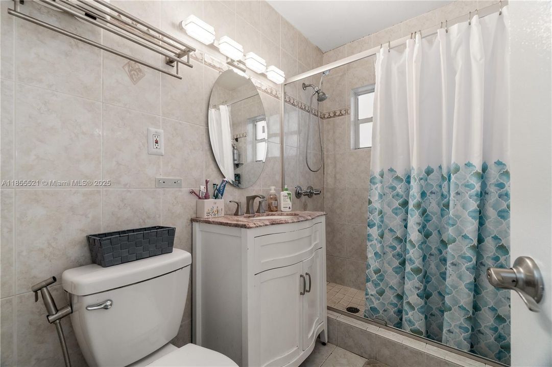 Vendido Recientemente: $580,000 (2 camas, 1 baños, 1183 Pies cuadrados)