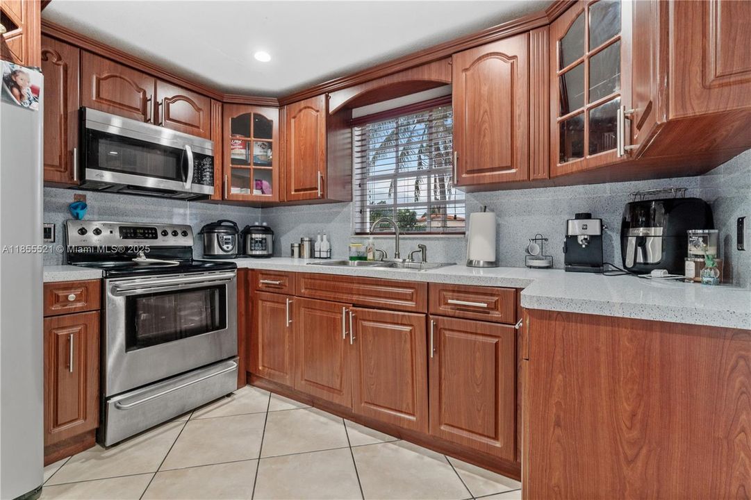 Vendido Recientemente: $580,000 (2 camas, 1 baños, 1183 Pies cuadrados)