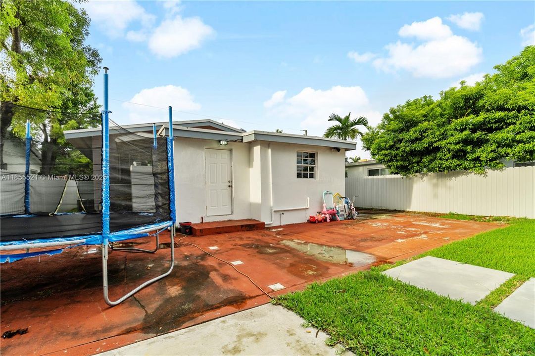 Vendido Recientemente: $580,000 (2 camas, 1 baños, 1183 Pies cuadrados)