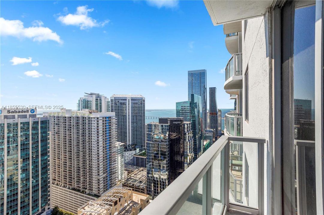 For Sale: $850,000 (2 beds, 2 baths, 1368 Square Feet)