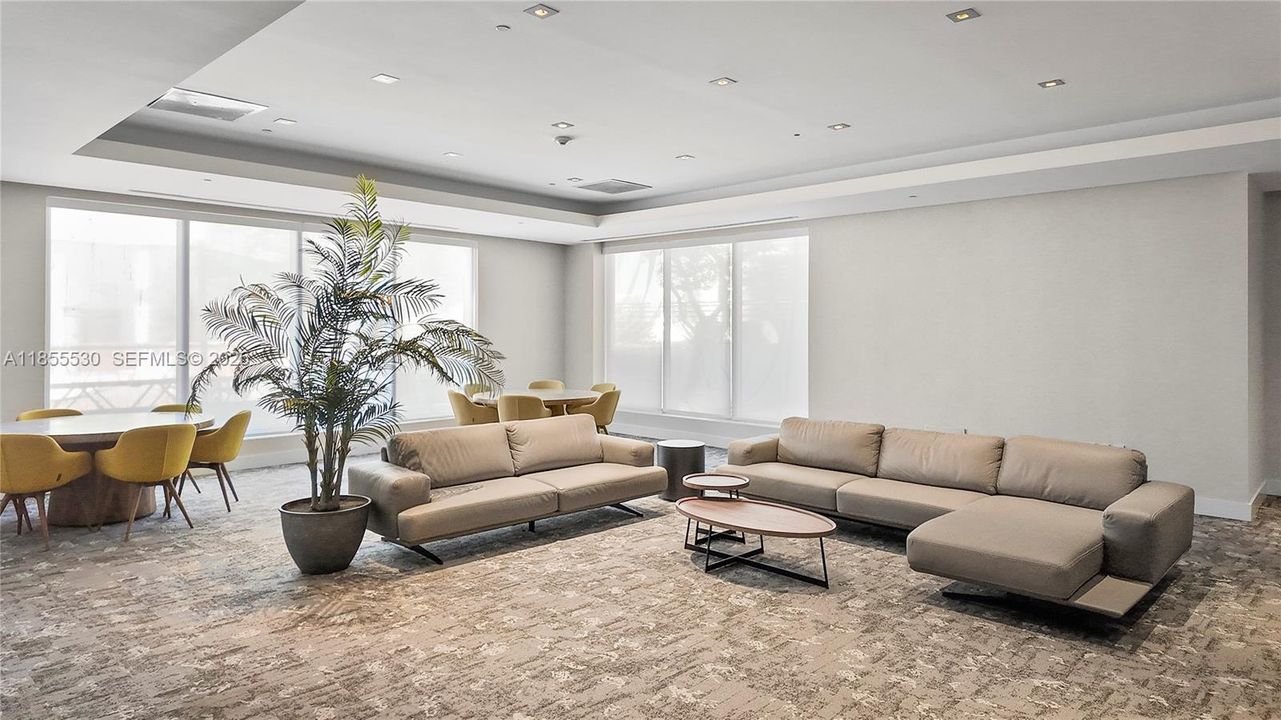 For Sale: $850,000 (2 beds, 2 baths, 1368 Square Feet)