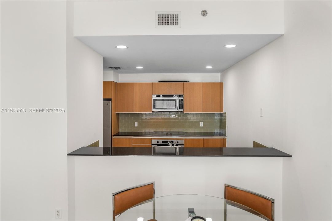 For Sale: $850,000 (2 beds, 2 baths, 1368 Square Feet)