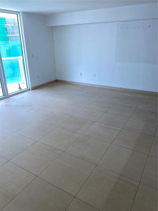 Recently Sold: $425,000 (1 beds, 1 baths, 902 Square Feet)