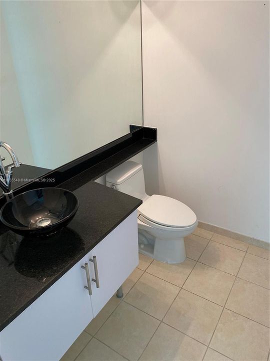 Recently Sold: $425,000 (1 beds, 1 baths, 902 Square Feet)