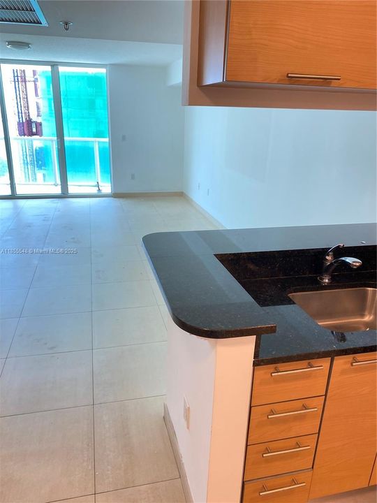 Recently Sold: $425,000 (1 beds, 1 baths, 902 Square Feet)