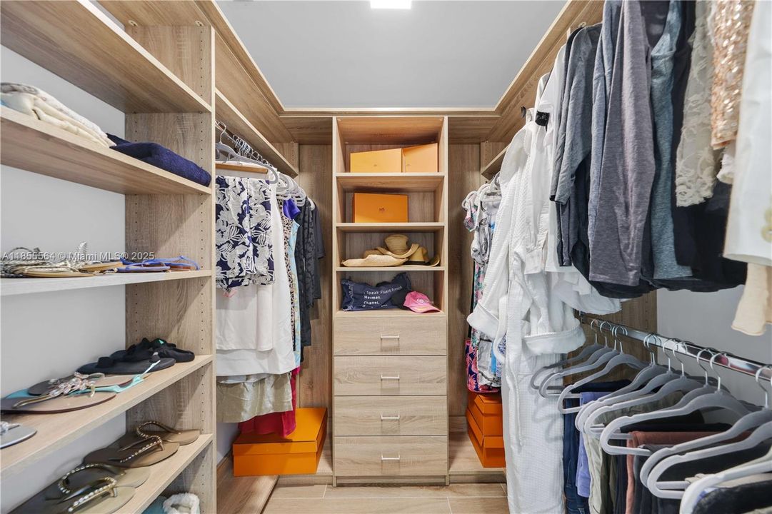 For Sale: $4,598,000 (4 beds, 4 baths, 3158 Square Feet)