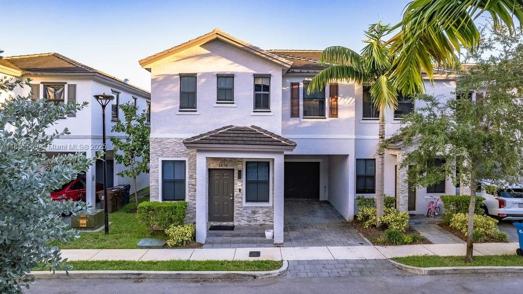 En Venta: $545,000 (3 camas, 2 baños, 1646 Pies cuadrados)