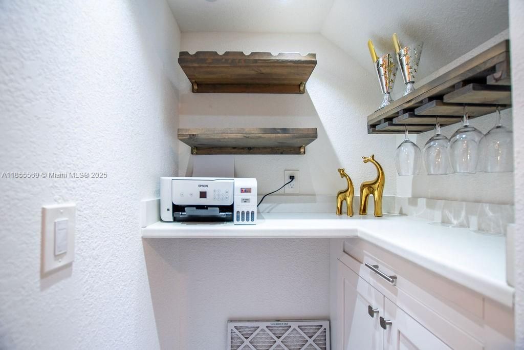 En Venta: $545,000 (3 camas, 2 baños, 1646 Pies cuadrados)