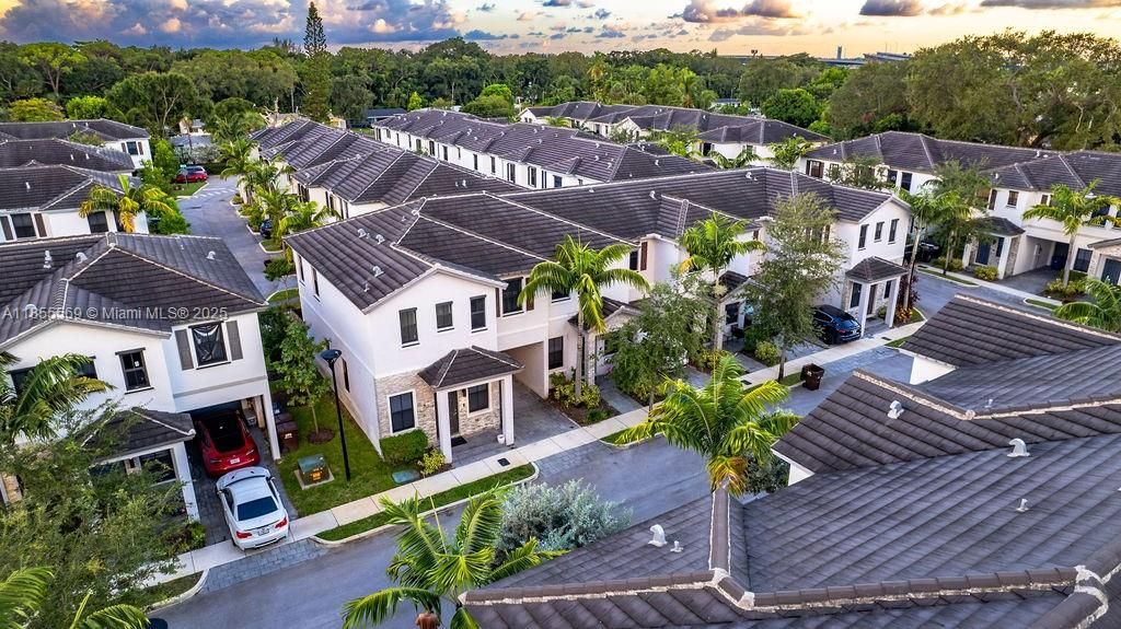 En Venta: $545,000 (3 camas, 2 baños, 1646 Pies cuadrados)