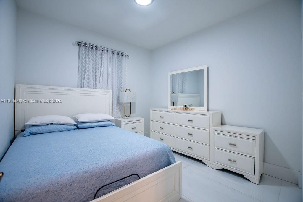 En Venta: $545,000 (3 camas, 2 baños, 1646 Pies cuadrados)