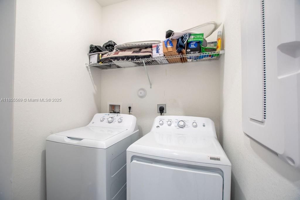 En Venta: $545,000 (3 camas, 2 baños, 1646 Pies cuadrados)