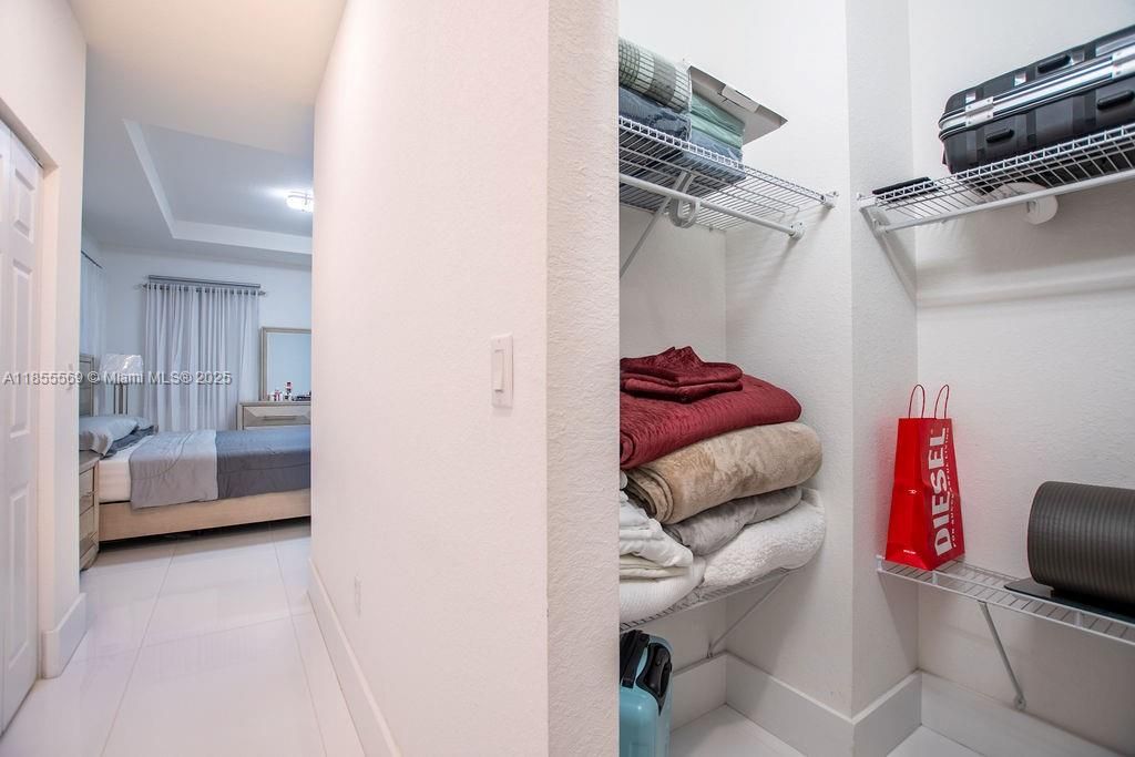 En Venta: $545,000 (3 camas, 2 baños, 1646 Pies cuadrados)