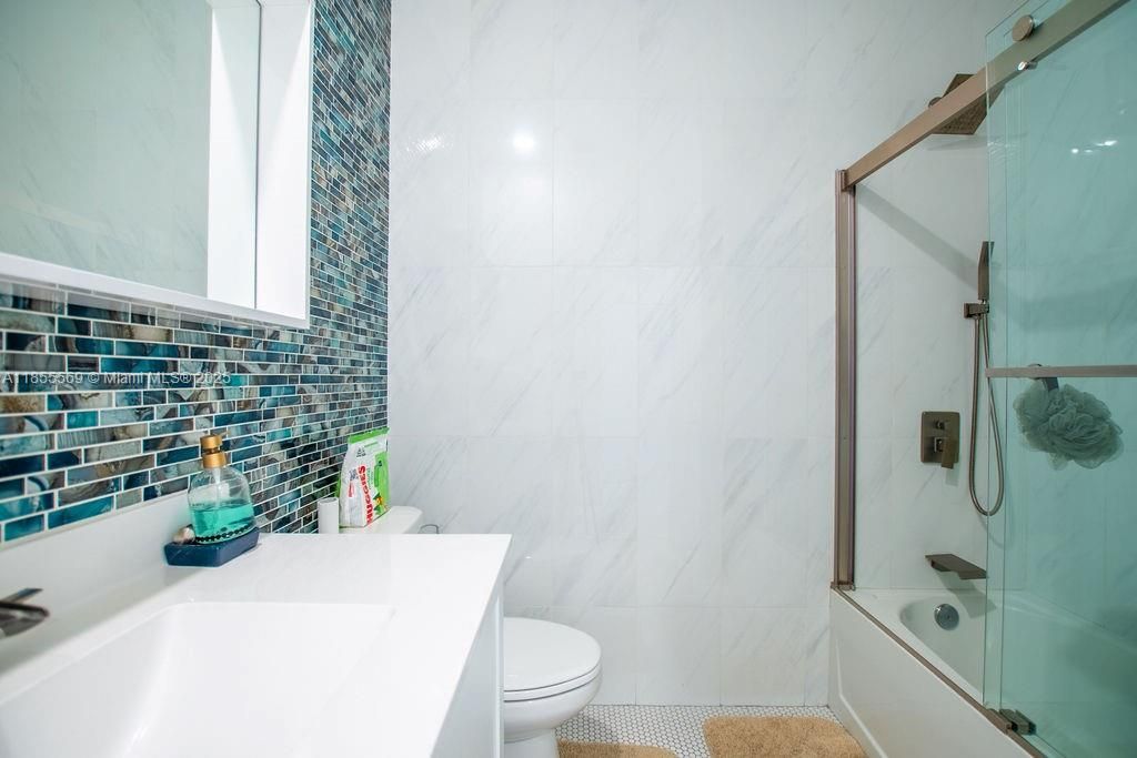 En Venta: $545,000 (3 camas, 2 baños, 1646 Pies cuadrados)