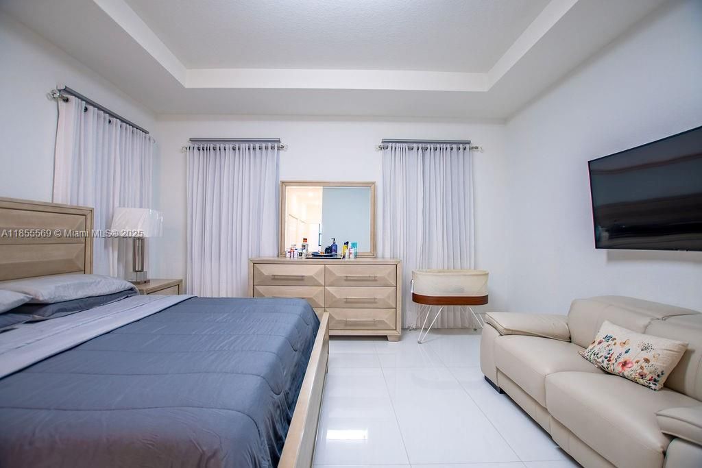 En Venta: $545,000 (3 camas, 2 baños, 1646 Pies cuadrados)