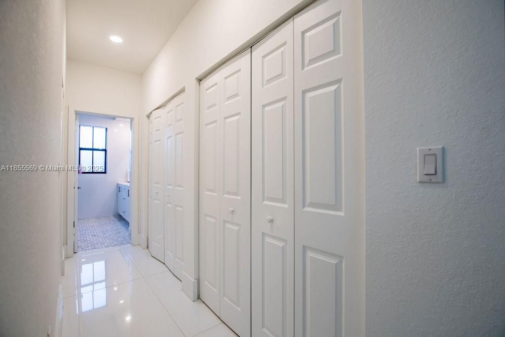 En Venta: $545,000 (3 camas, 2 baños, 1646 Pies cuadrados)