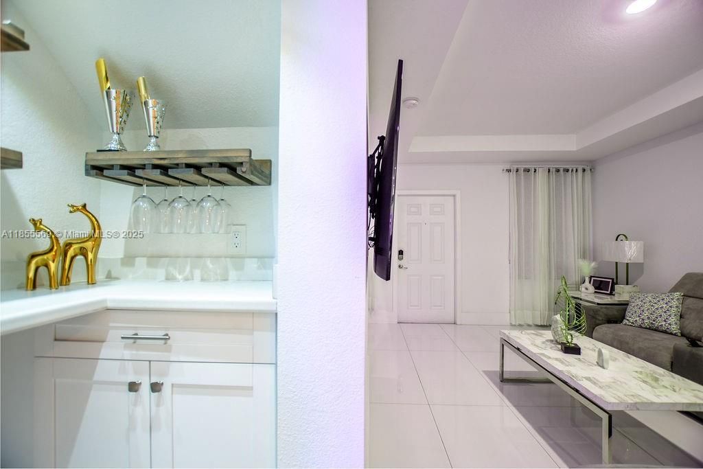 En Venta: $545,000 (3 camas, 2 baños, 1646 Pies cuadrados)