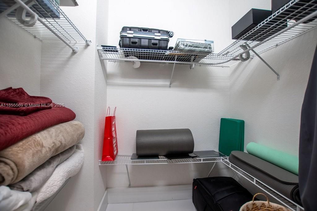 En Venta: $545,000 (3 camas, 2 baños, 1646 Pies cuadrados)