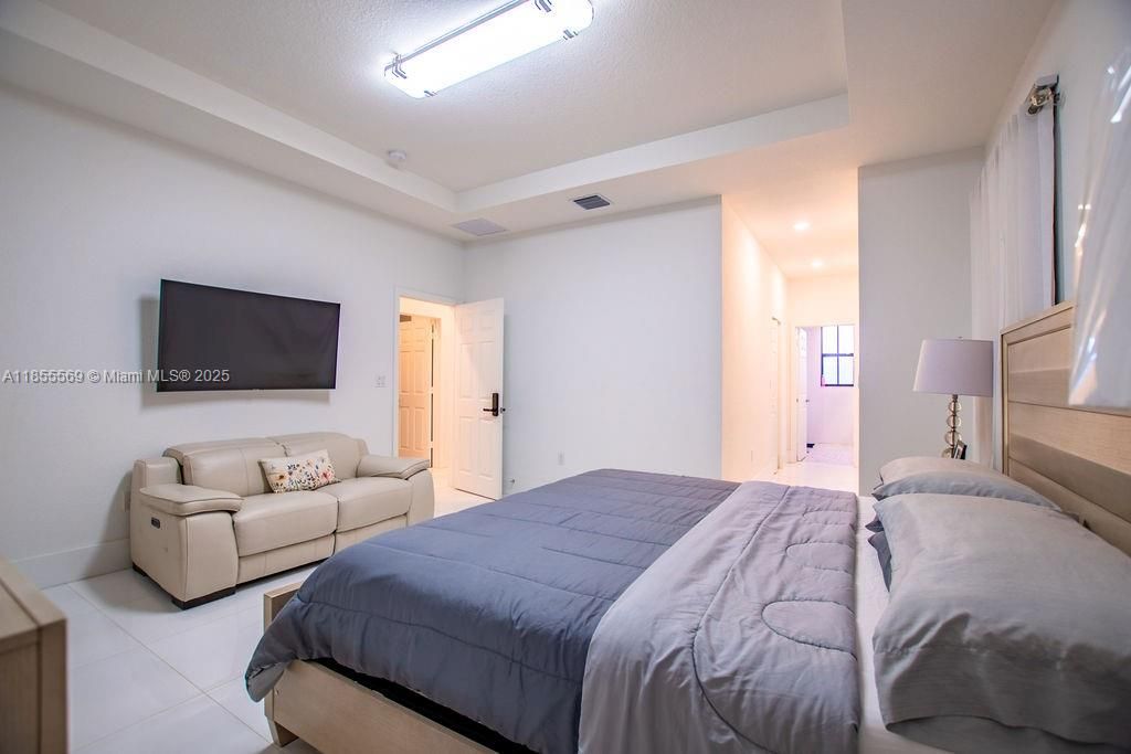 En Venta: $545,000 (3 camas, 2 baños, 1646 Pies cuadrados)