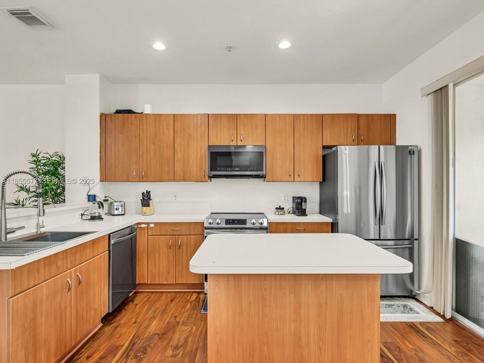 For Sale: $424,000 (3 beds, 2 baths, 1739 Square Feet)