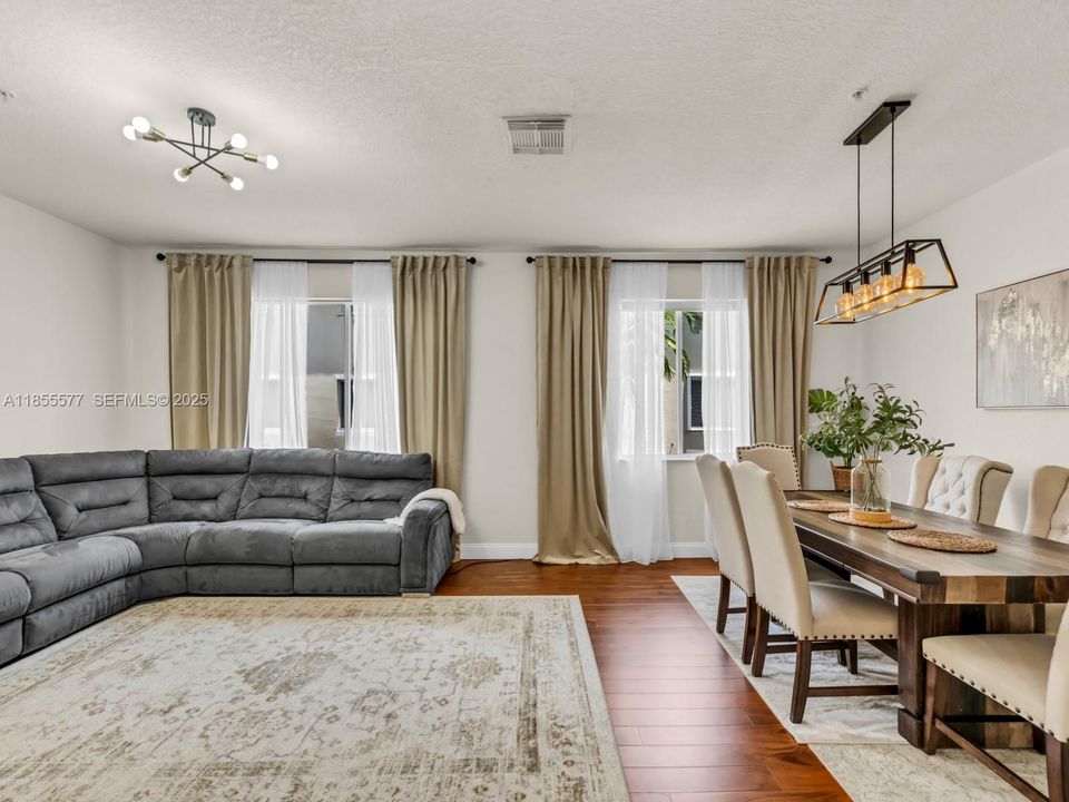 For Sale: $424,000 (3 beds, 2 baths, 1739 Square Feet)